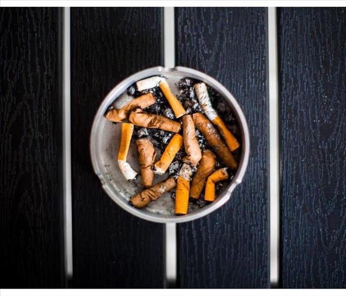 ashtray with cigarrete